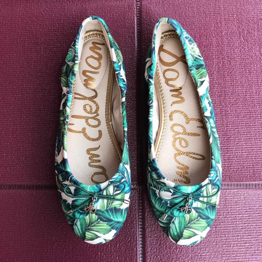 Sam Edelman Ballet Flats Green Floral Size 7 😍